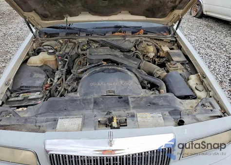 1995 Lincoln Town Car Cartier z USA, uszkodzony, nr VIN 1LNLM83W6SY692605